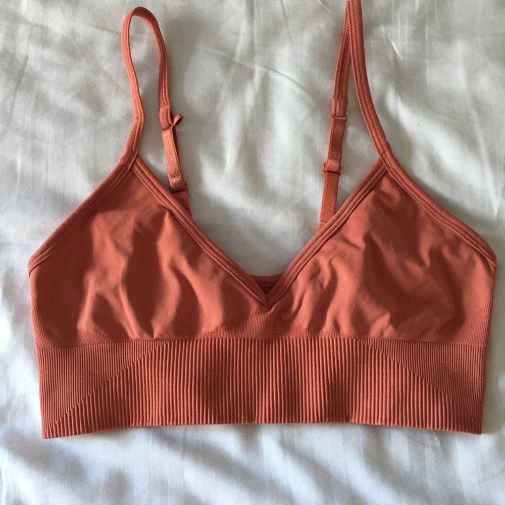 Ebb to the street sports bra